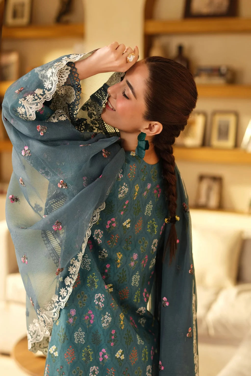 MARYAM HUSSAIN SEASHELL