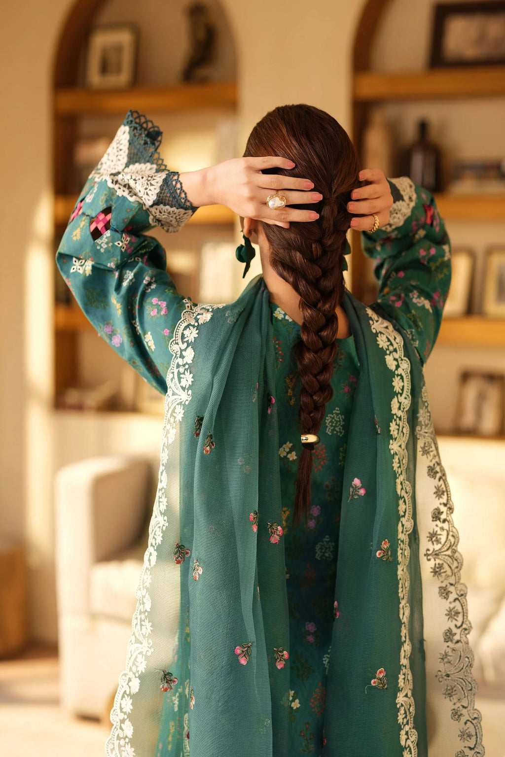 MARYAM HUSSAIN SEASHELL