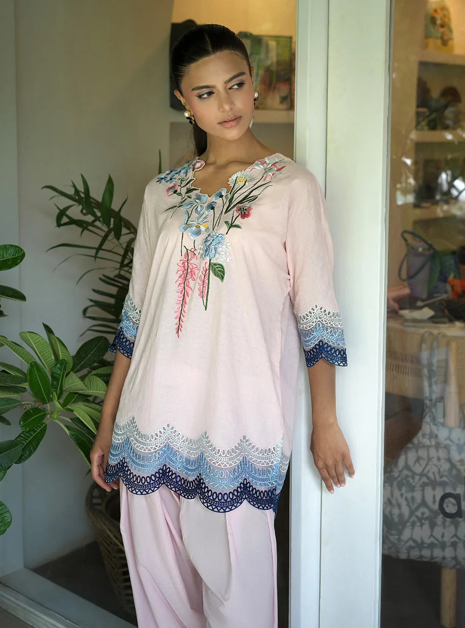 ZAINAB CHOTTANI  DAHLEA 2PC