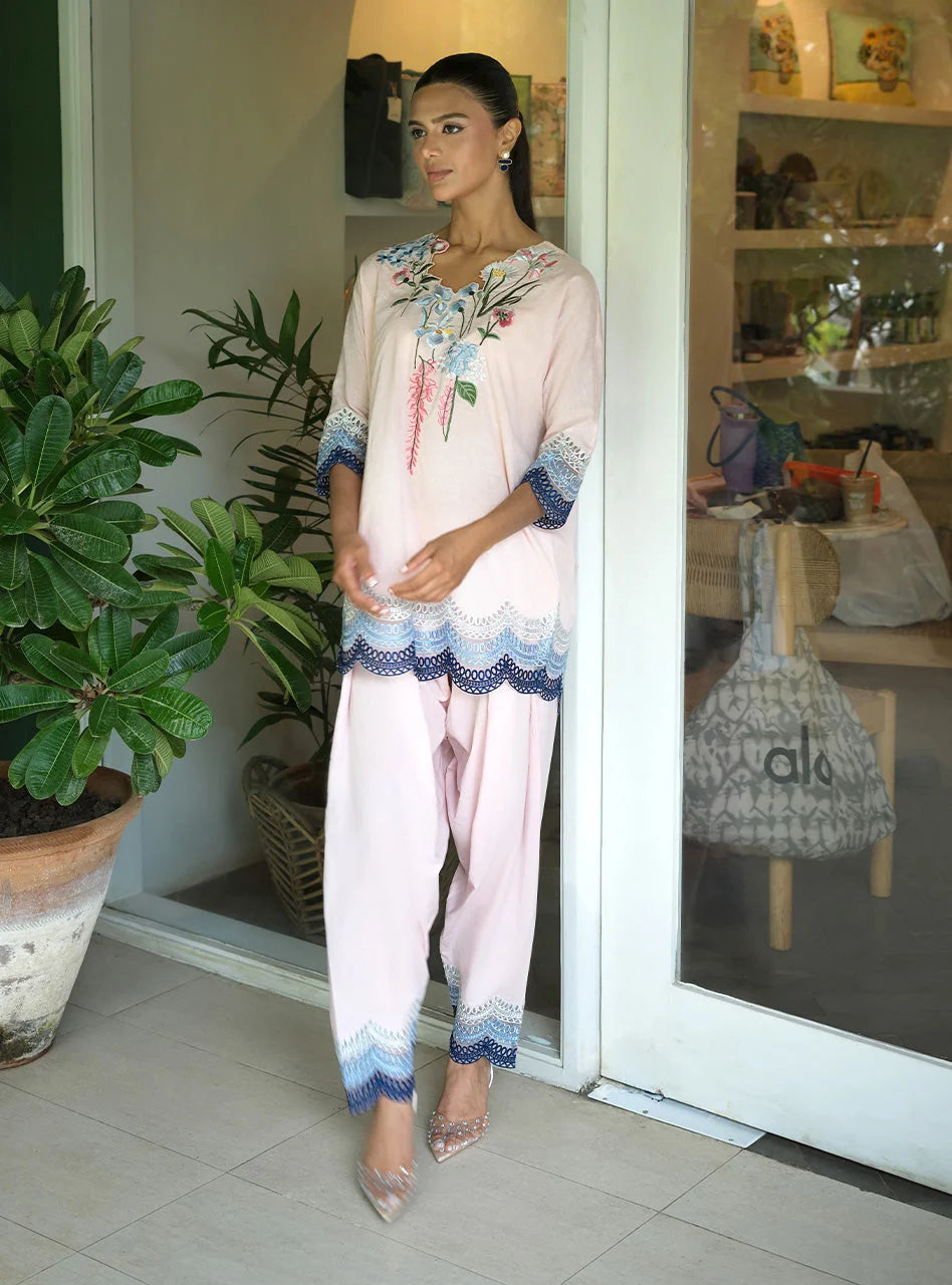 ZAINAB CHOTTANI  DAHLEA 2PC