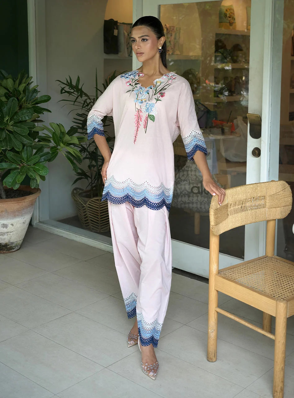 ZAINAB CHOTTANI  DAHLEA 2PC