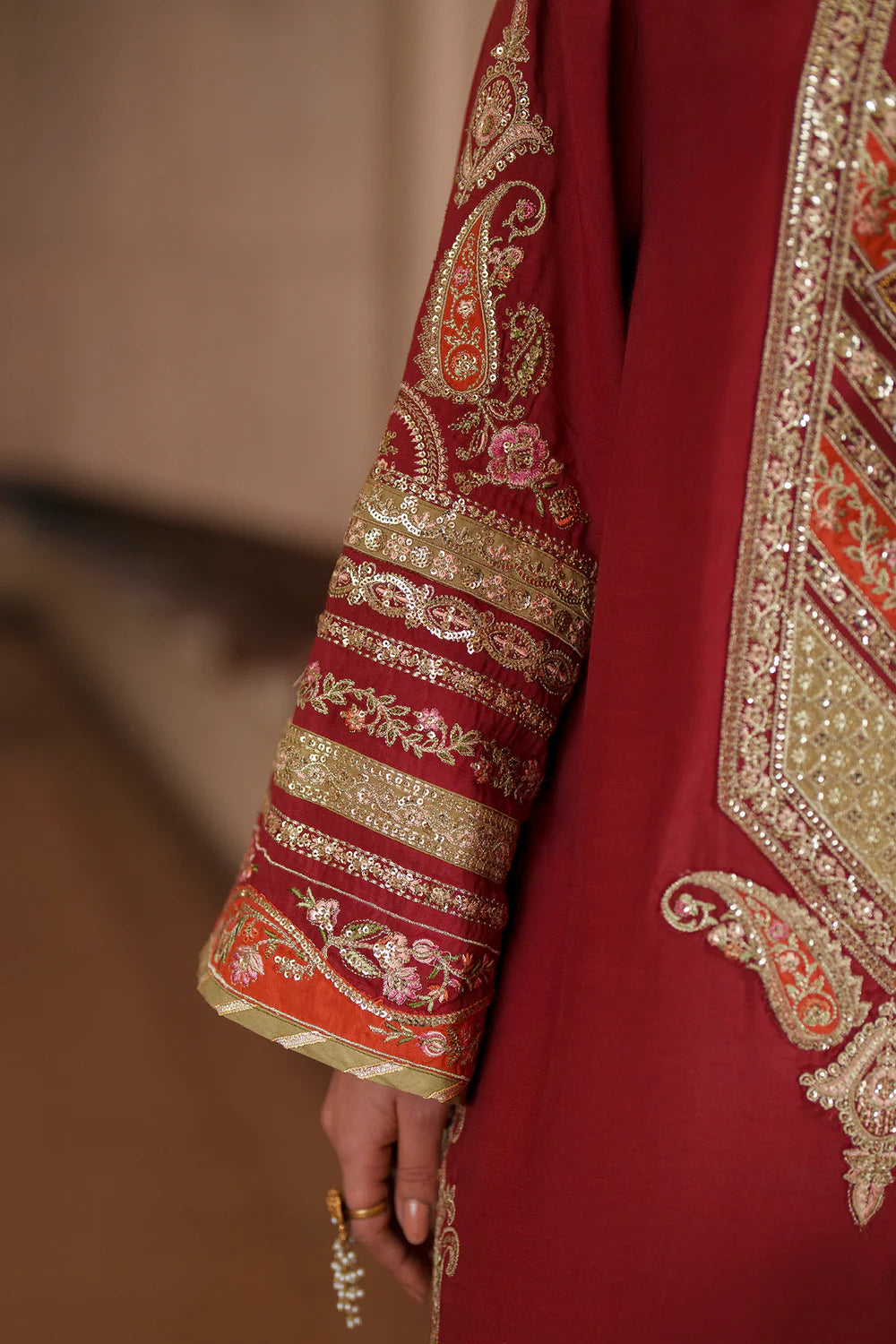 E1032-104-415 ETHNIC
