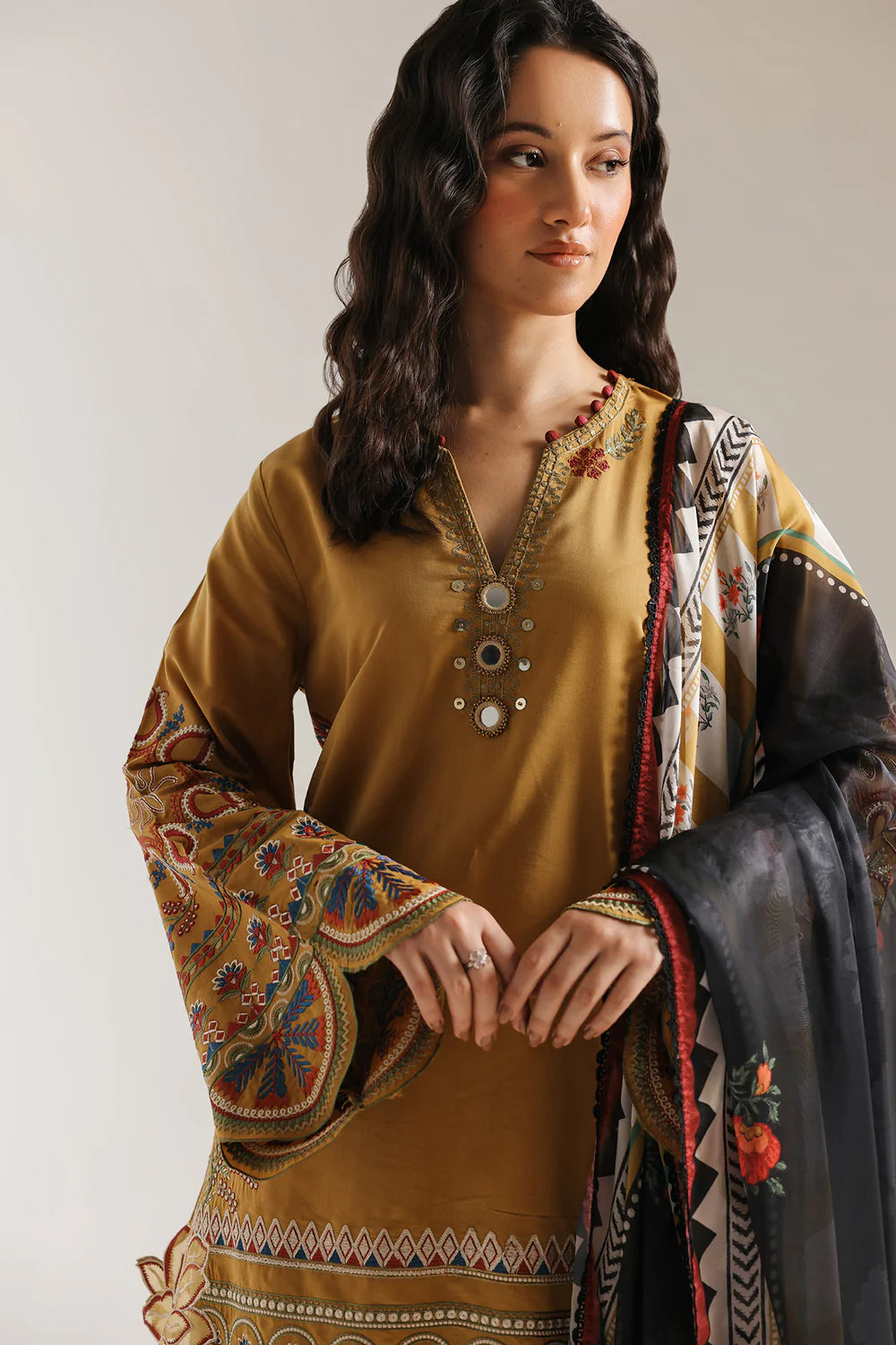 ETHNIC E4016-103-218 1PC