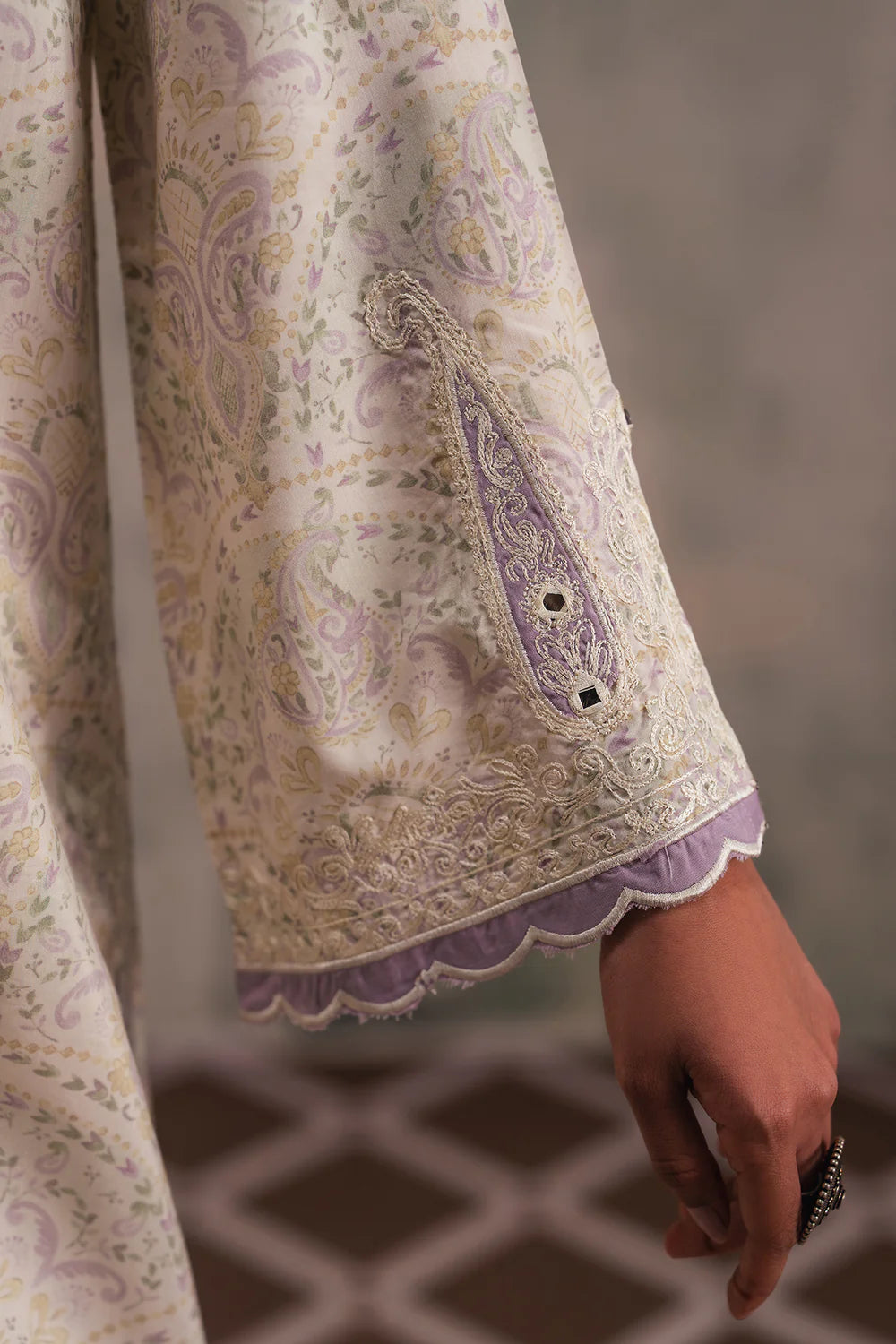 ETHNIC E4170-103-005 2PC