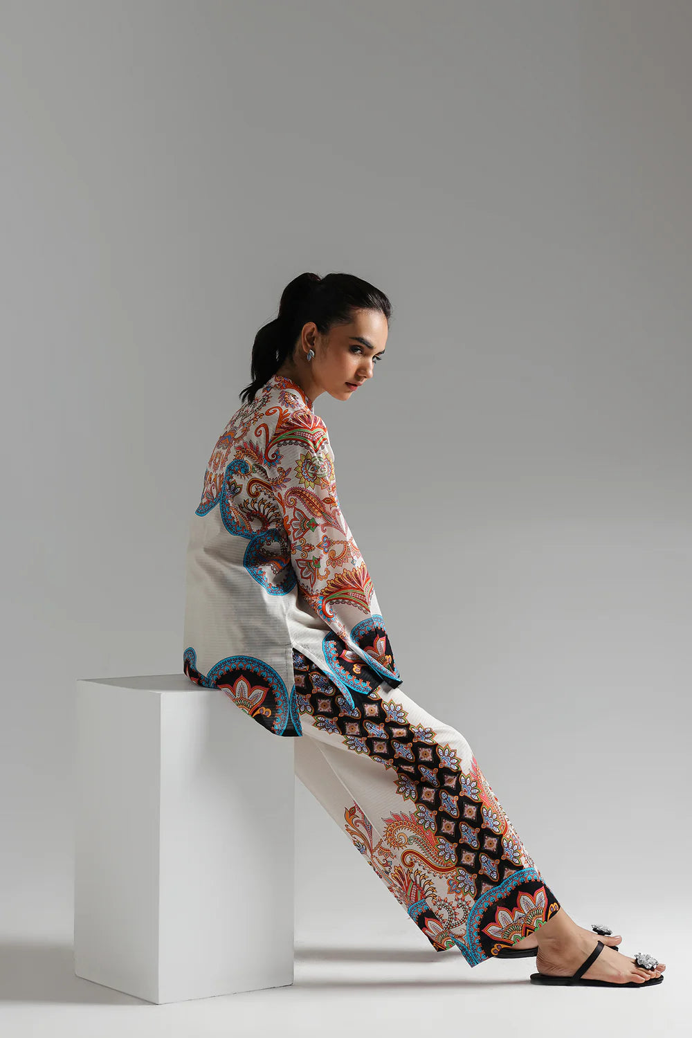 ETHNIC E5972-102-106 2PC