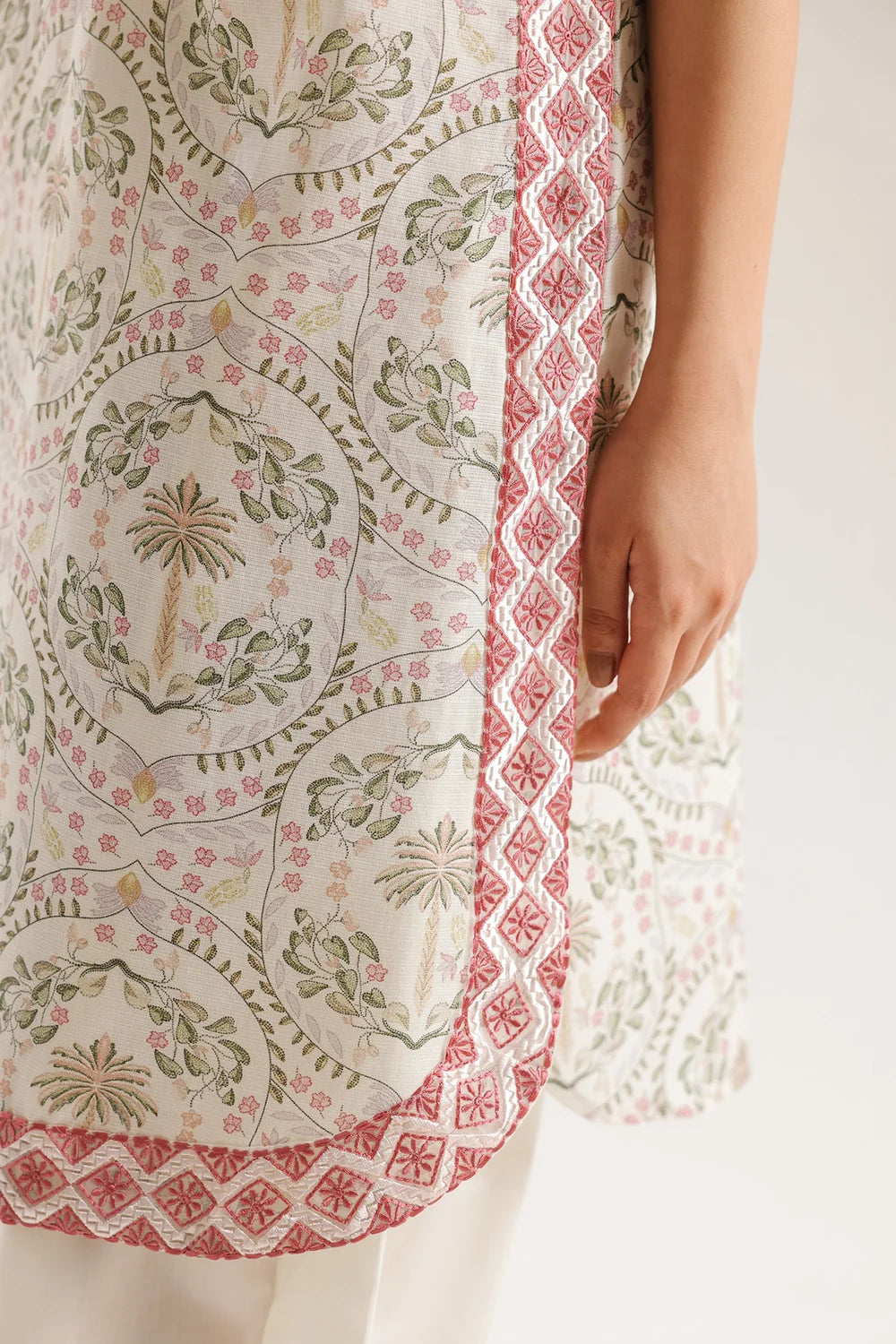 ETHNIC E7736-102-002 2PC