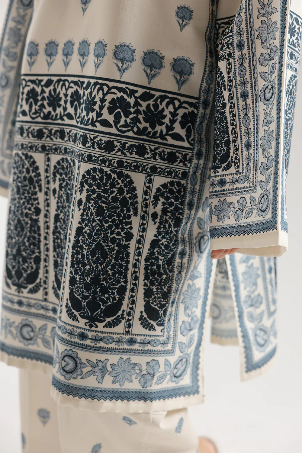 ETHNIC E8112-102-002 2PC