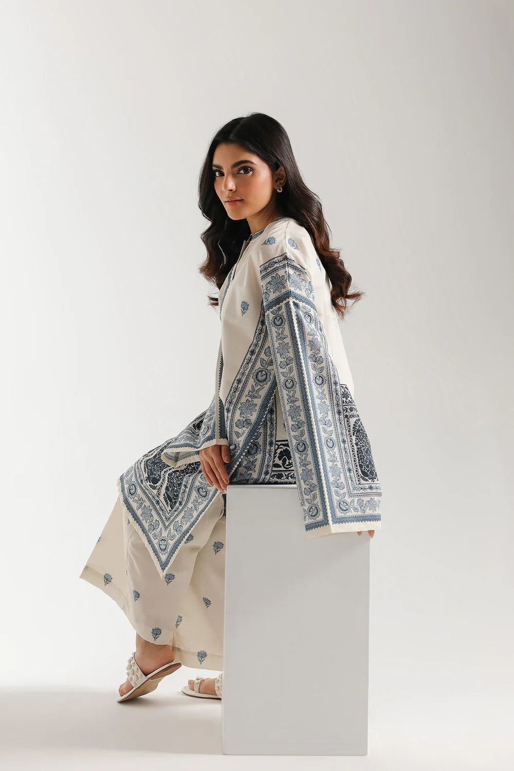 ETHNIC E8112-102-002 2PC