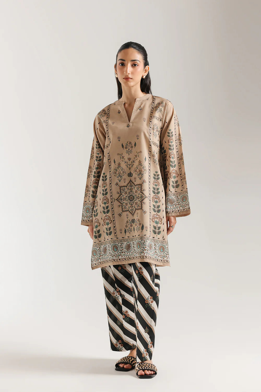ETHNIC E8133-102-803  2PC