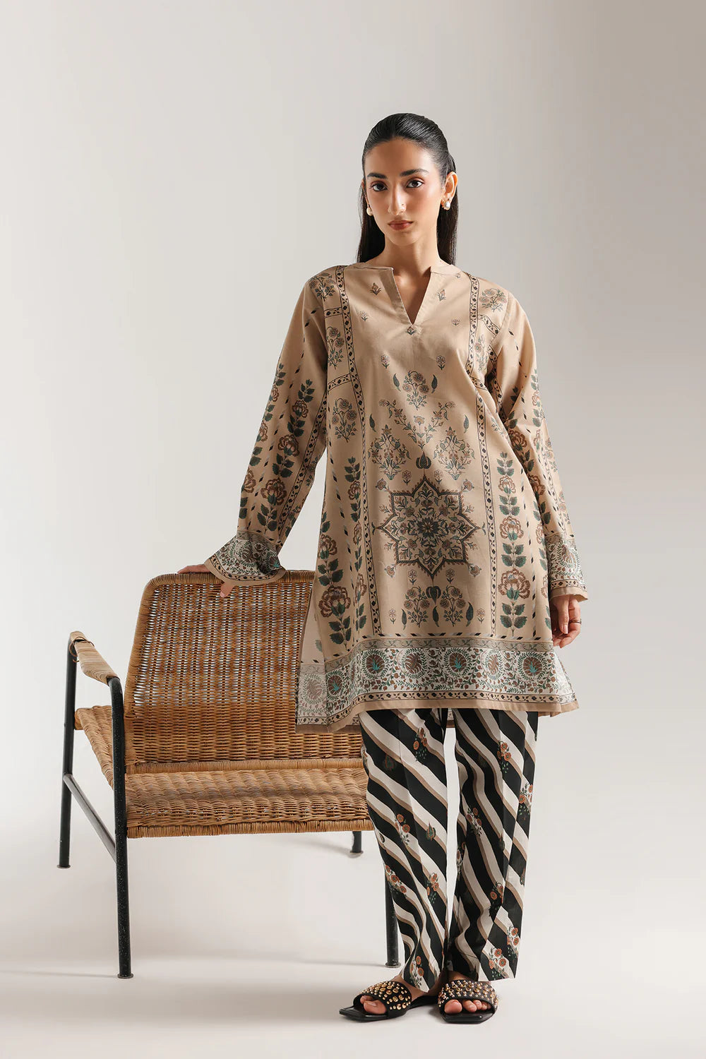 ETHNIC E8133-102-803  2PC