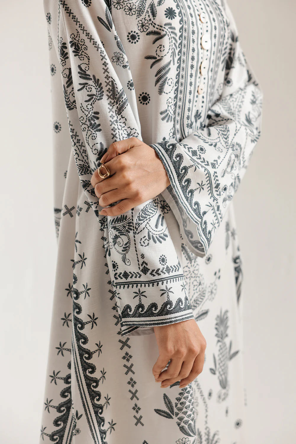 ETHNIC E8193-102-004 1PC