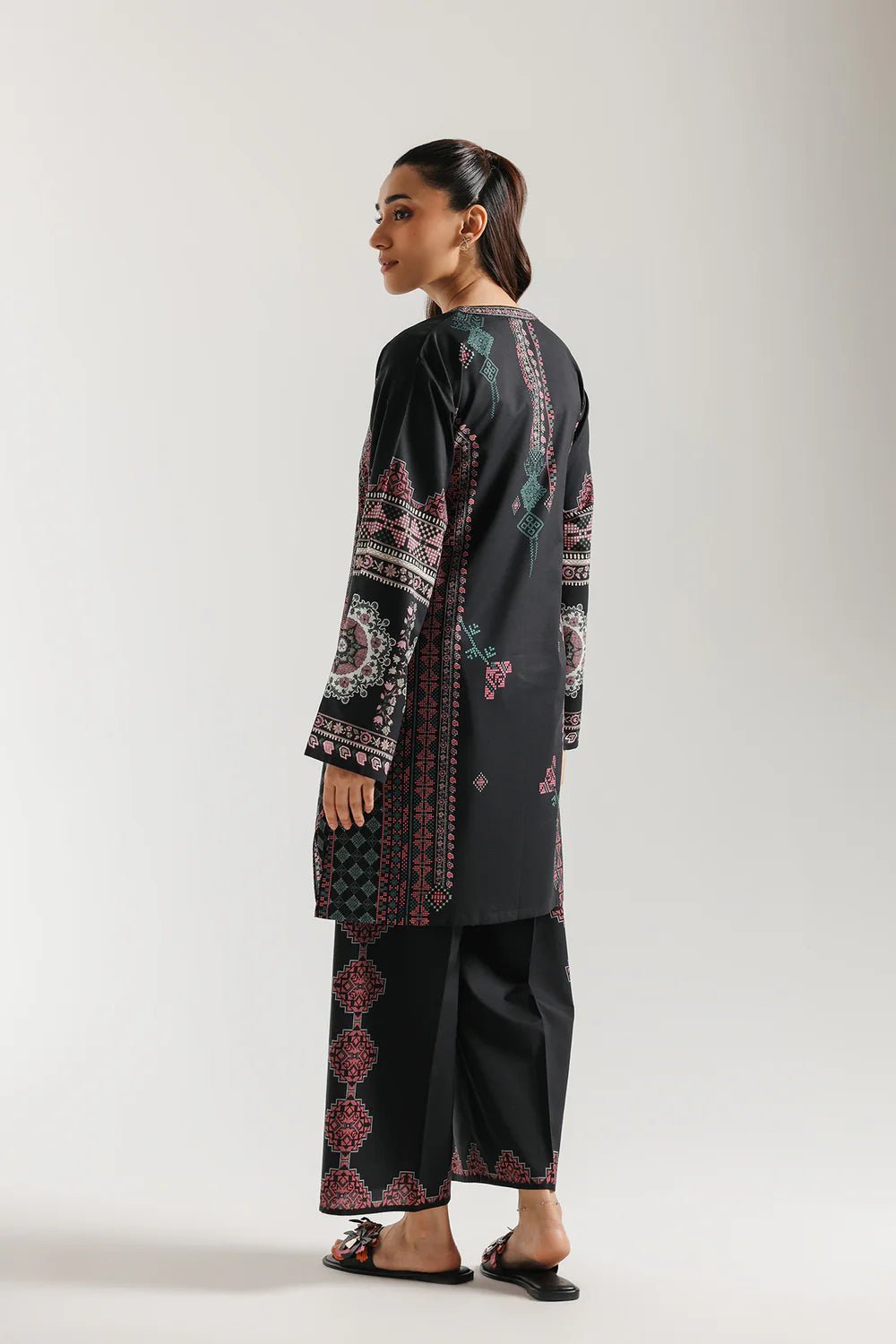 ETHNIC E8196-102-902 2PC