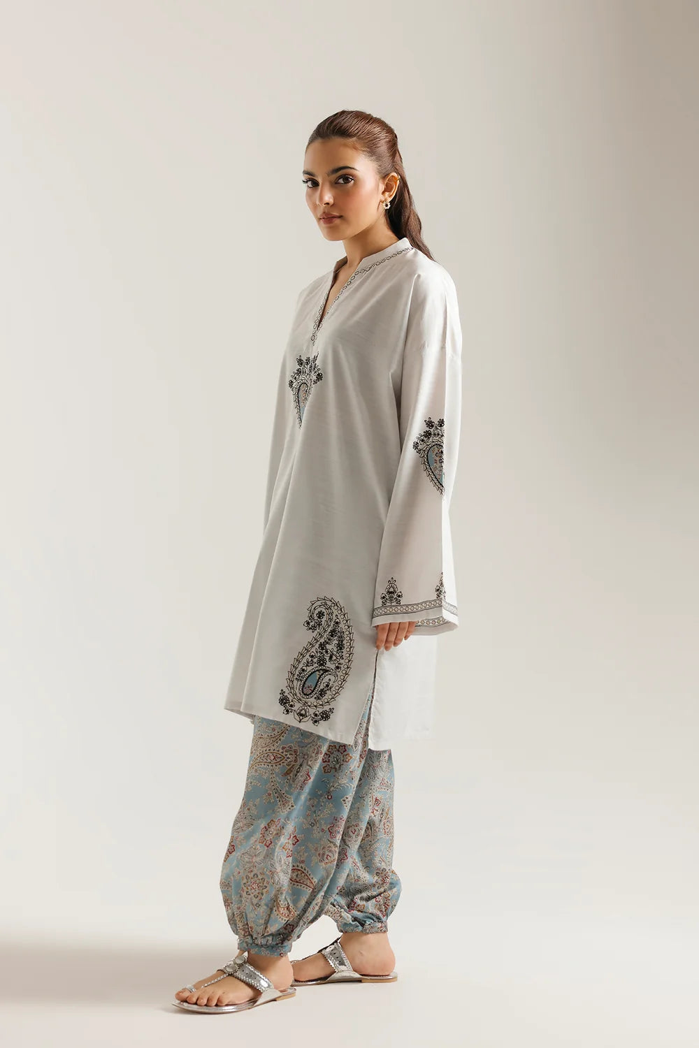 ETHNIC E8281-102-003 2PC