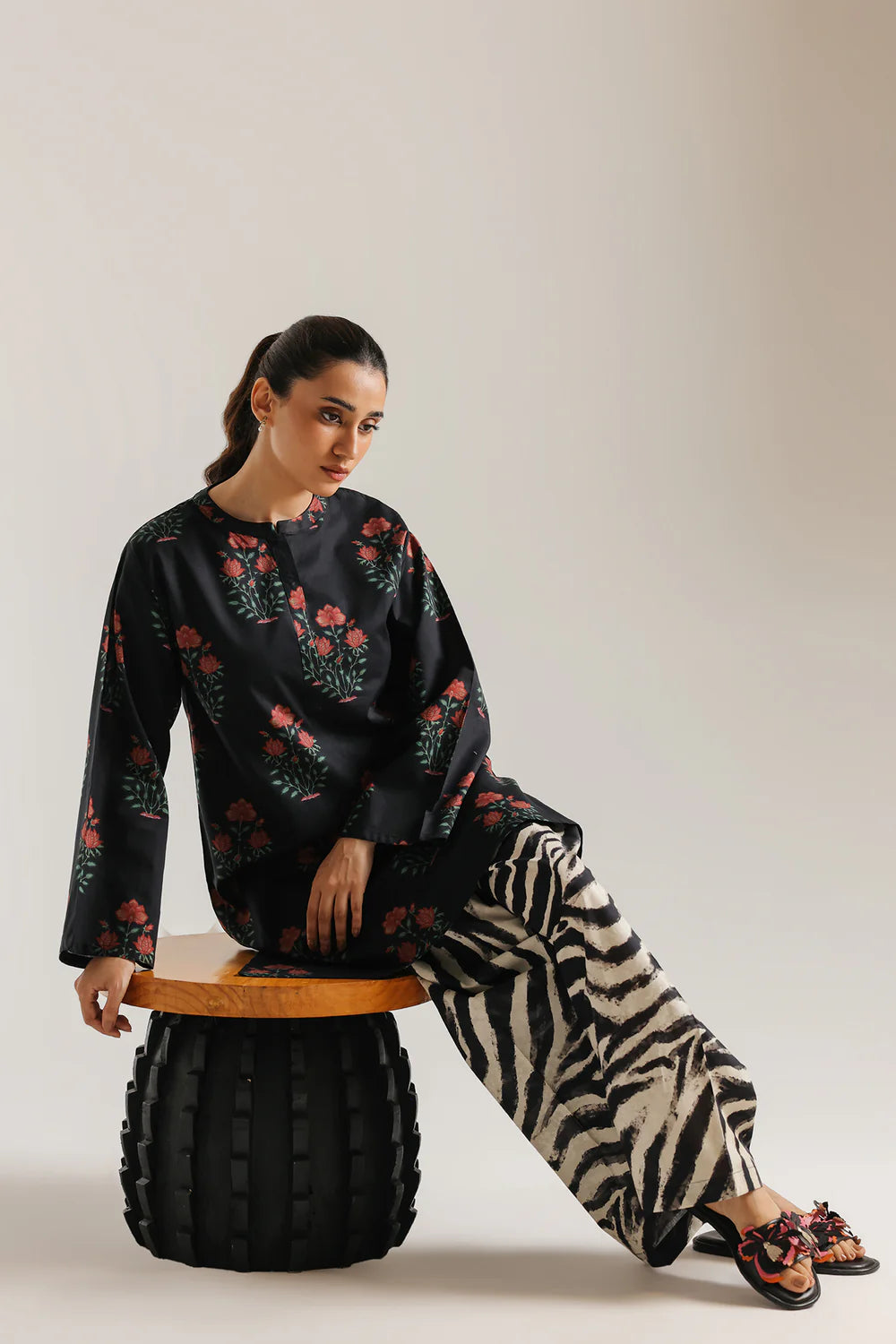ETHNIC E8490-102-902 2PC