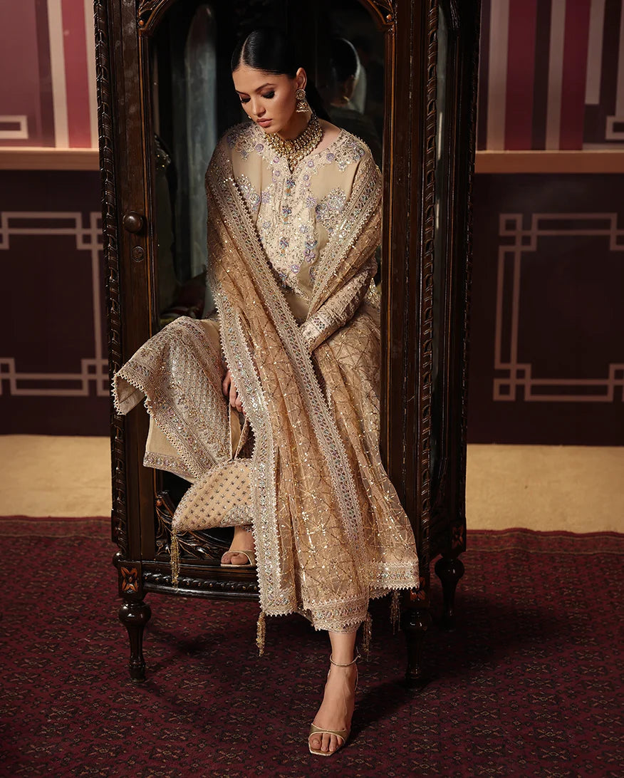 ROHEENAZ ROYALE ETERNEL EMPRESS GLOW