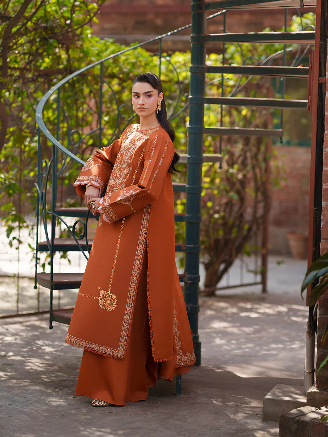 FIONA BY MAHNUR LAWN  F-02