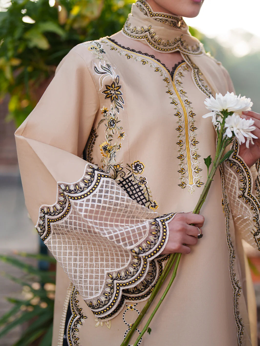 FIONA BY MAHNUR LAWN F-04