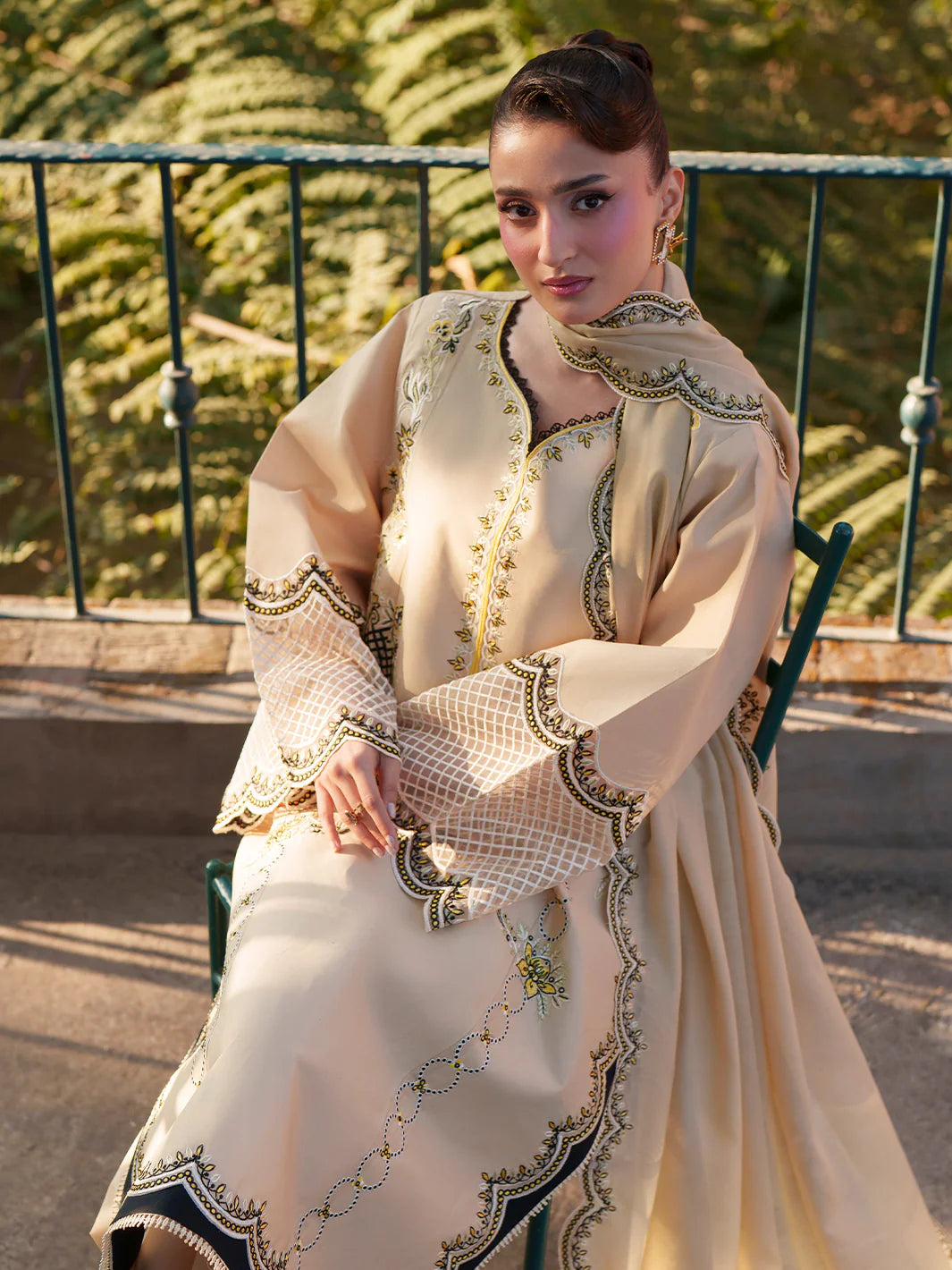 FIONA BY MAHNUR LAWN F-04