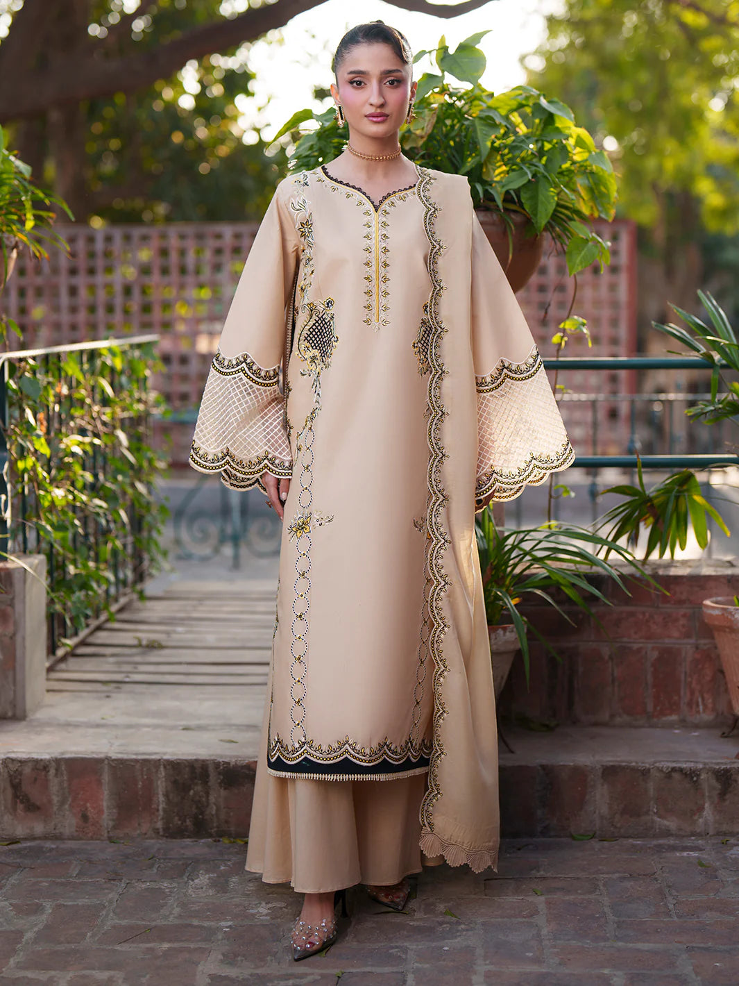 FIONA BY MAHNUR LAWN F-04