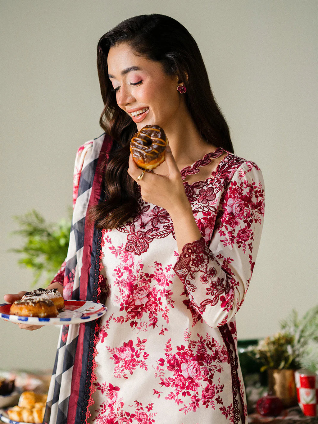 FAIZA FAISAL FNF PRINTS ROSE REVERIE