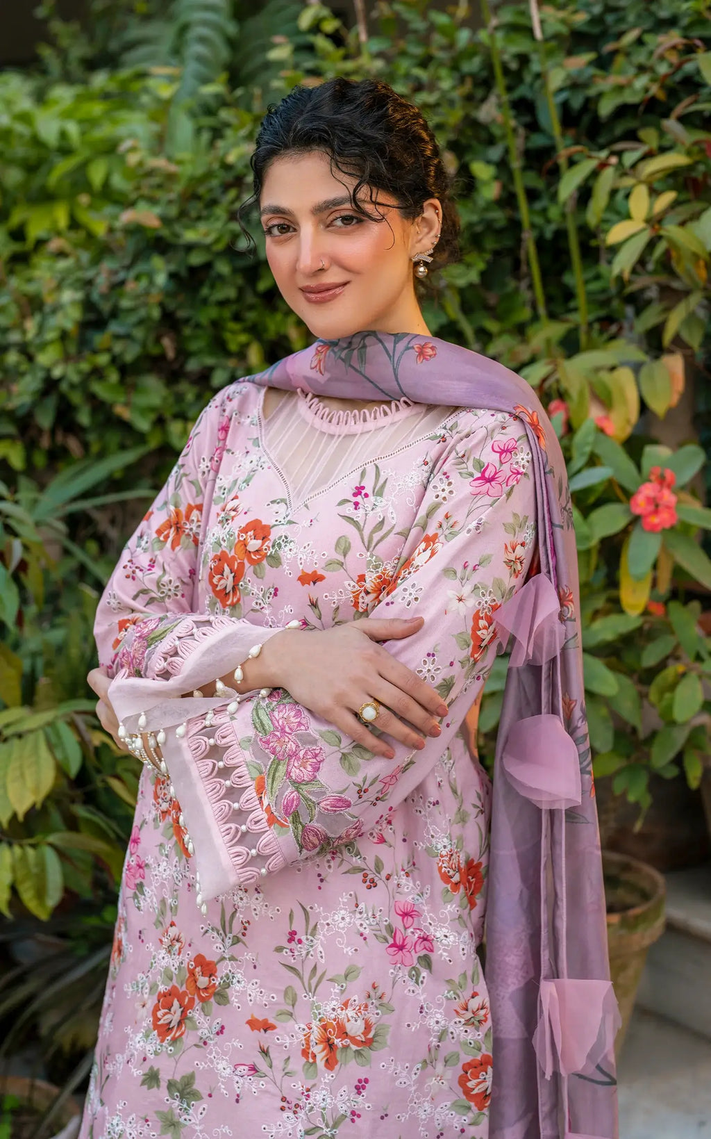ASIFA&NABEEL GULKARI GKL-09