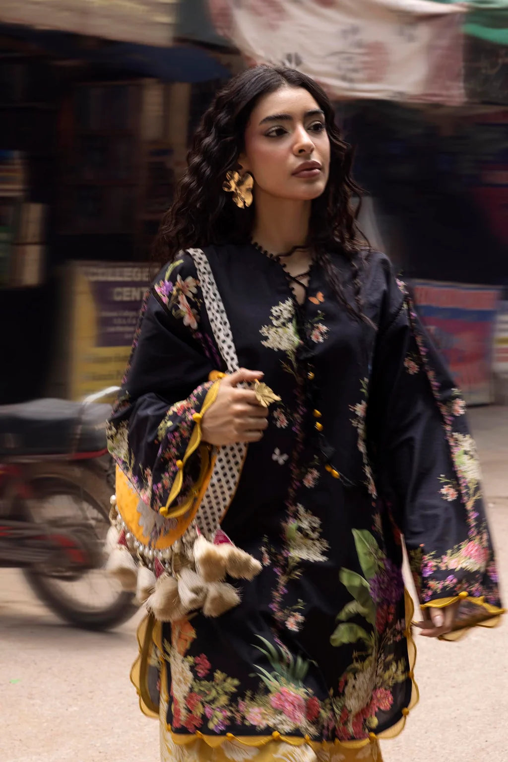 SANA SAFINAZ MAHAY D-05B 2PC