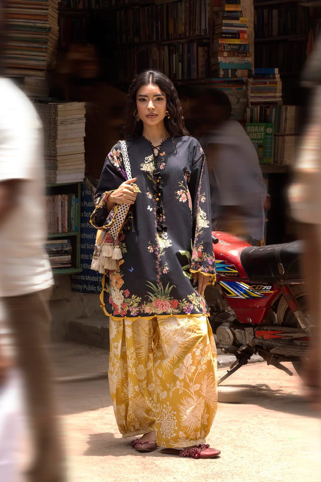 SANA SAFINAZ MAHAY D-05B 2PC