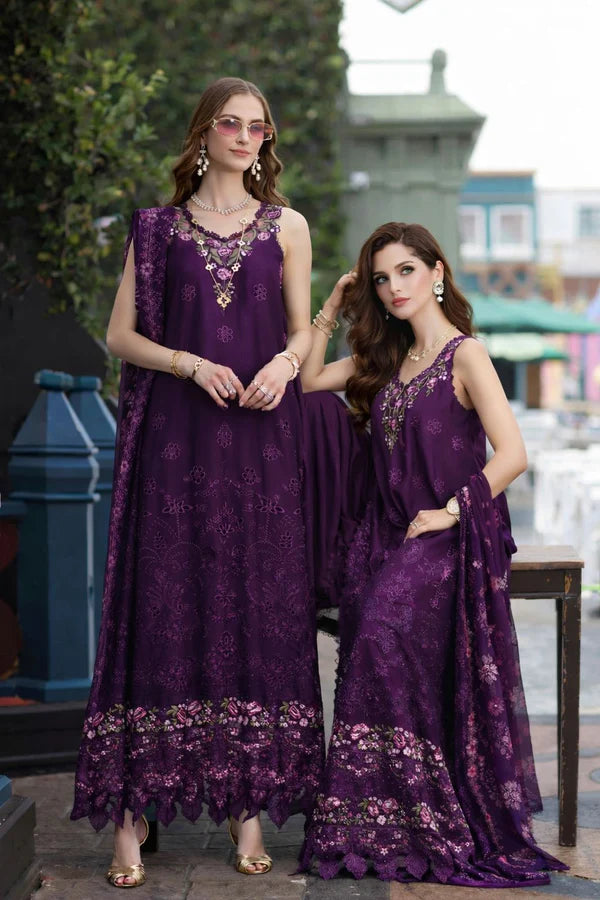 NOOR BY SAADIA ASAD LUXE CHIKANKARI D-07