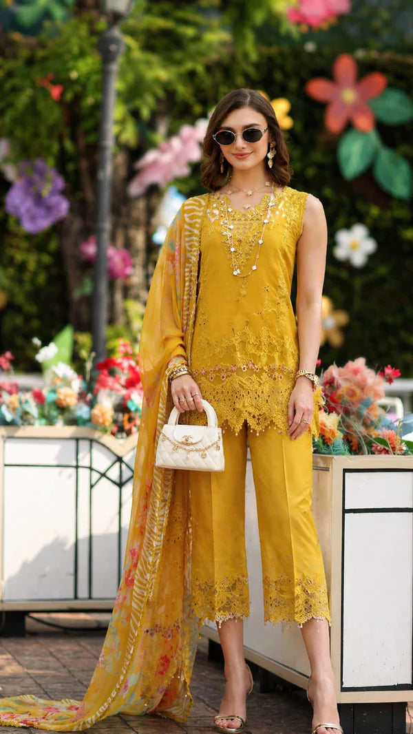 NOOR BY SAADIA ASAD LUXE CHIKANKARI D-10