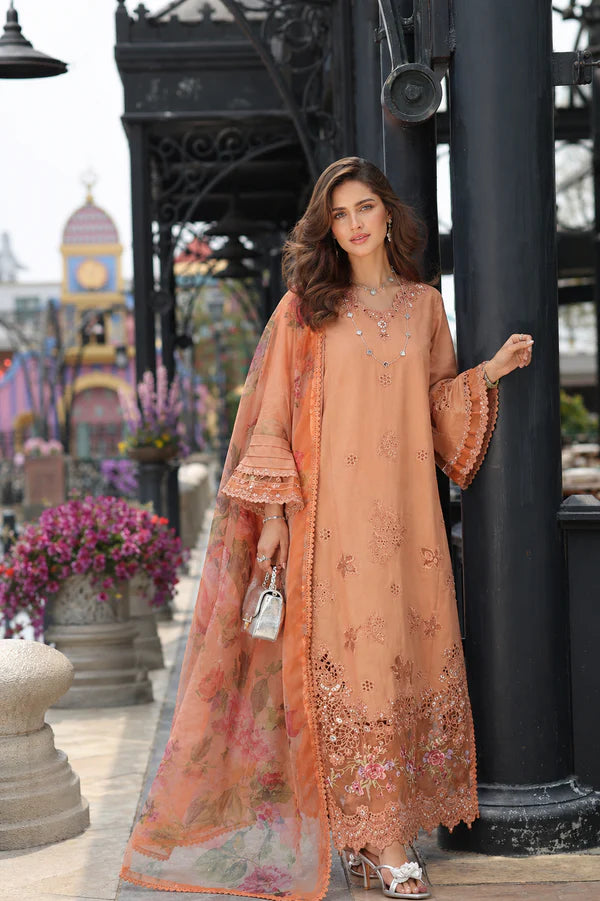 NOOR BY SAADIA ASAD LUXE CHIKANKARI D-06