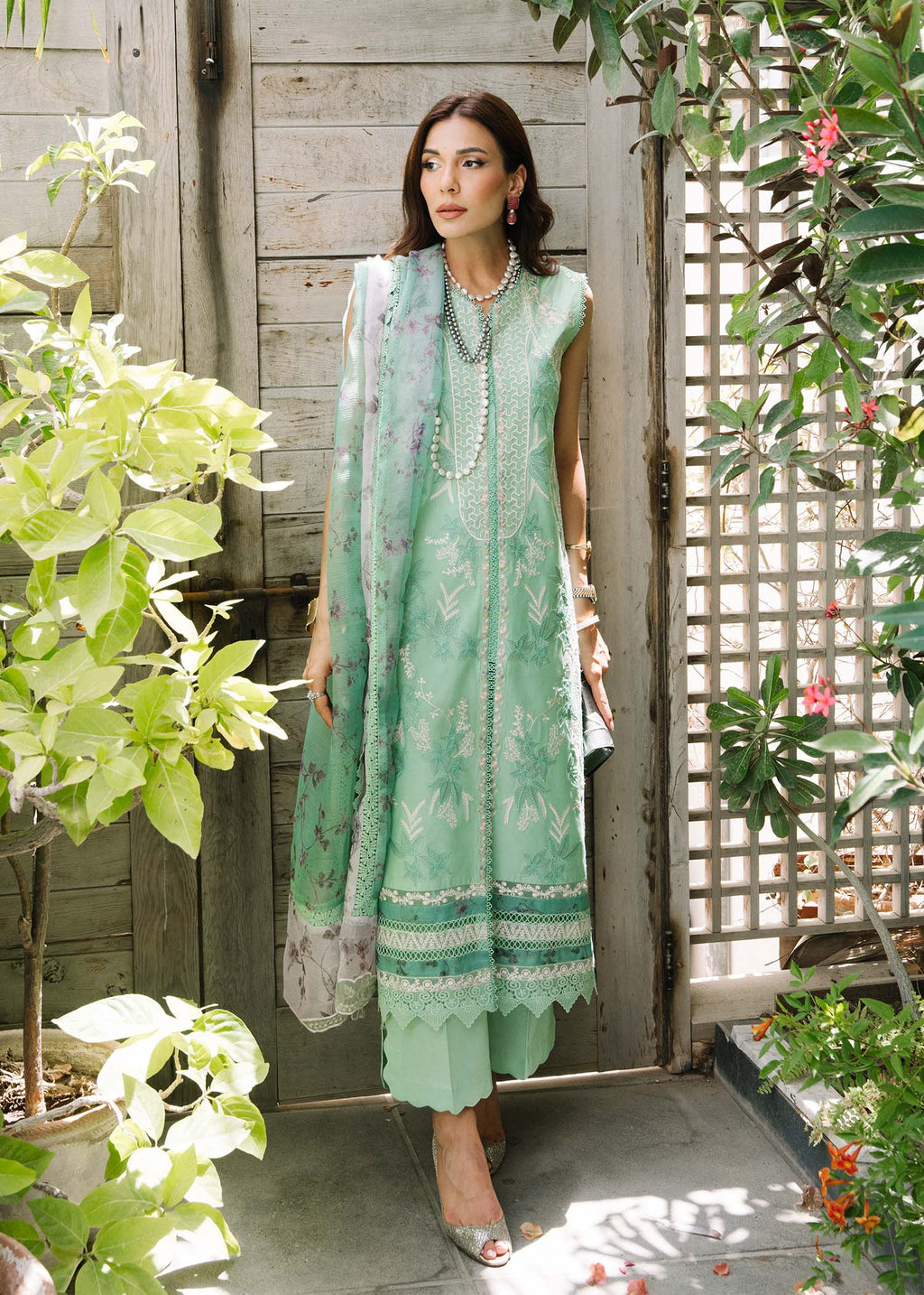 SAIRA SHAKIRA BLOOM D-03B