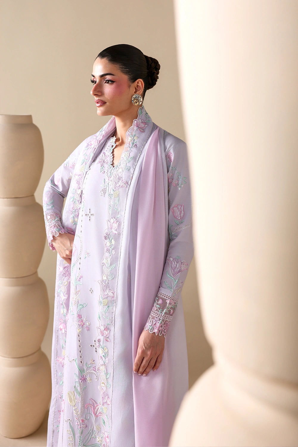AZURE LUXURY LAWN LILY MEADOW