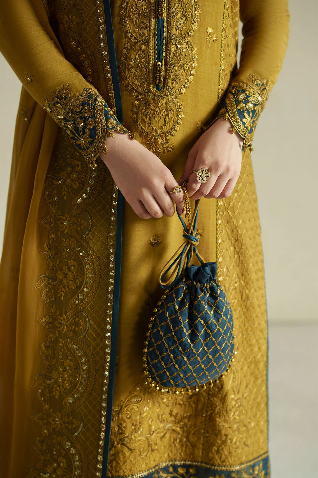 VERA RAW SILK KUNDAN ANTIQUE