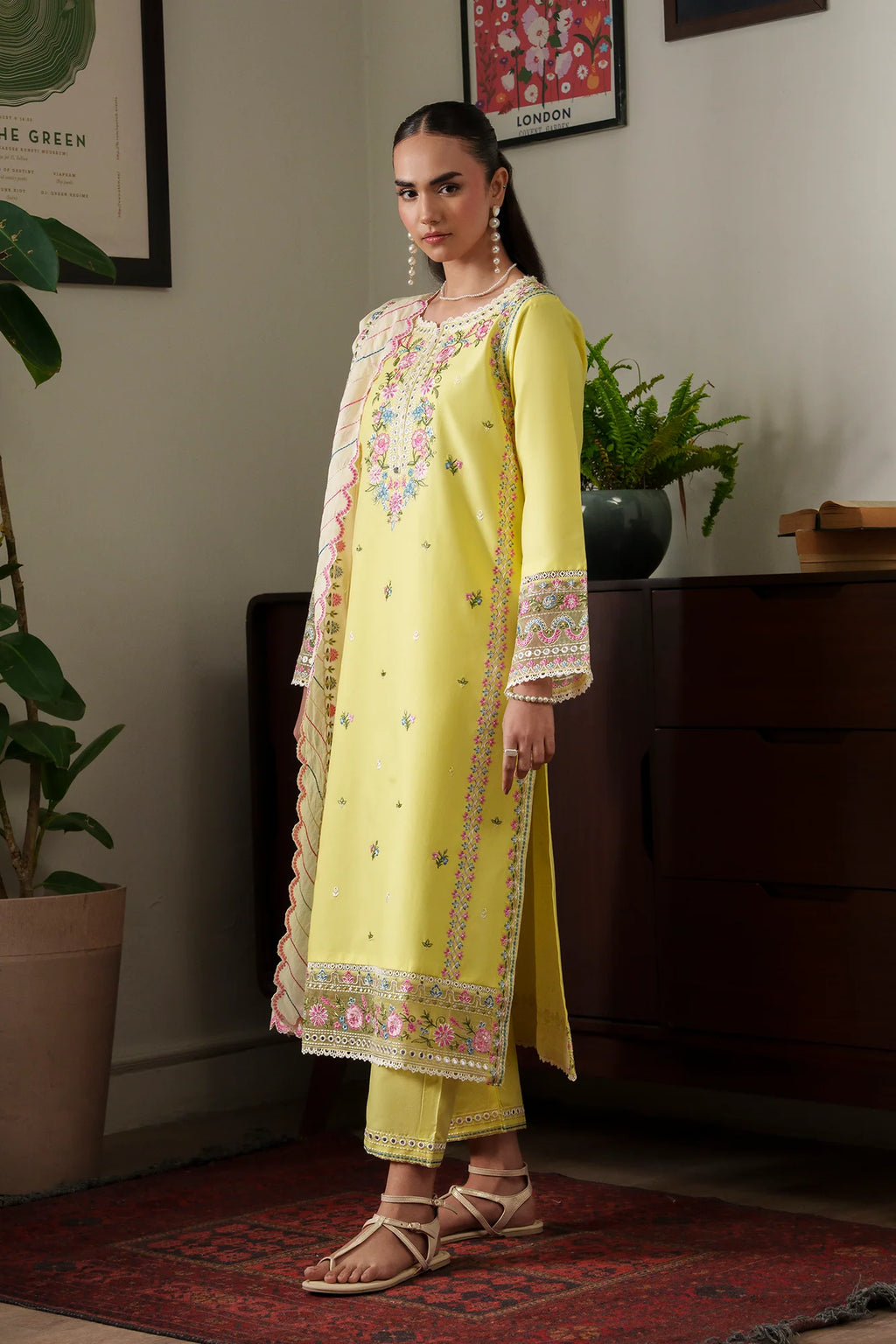 RAJBARI PRET EXCLUSIVE REYA