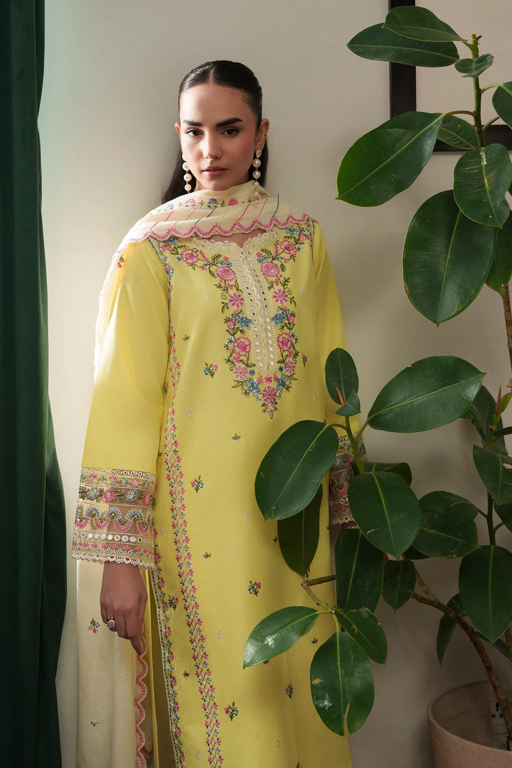 RAJBARI PRET EXCLUSIVE REYA