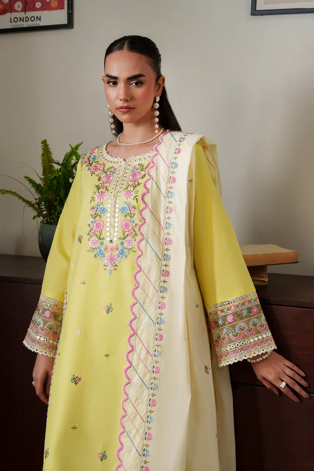 RAJBARI PRET EXCLUSIVE REYA