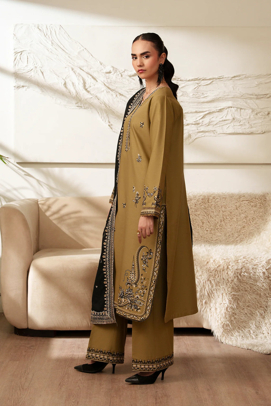 RAJBARI PRET EXCLUSIVE AYLA