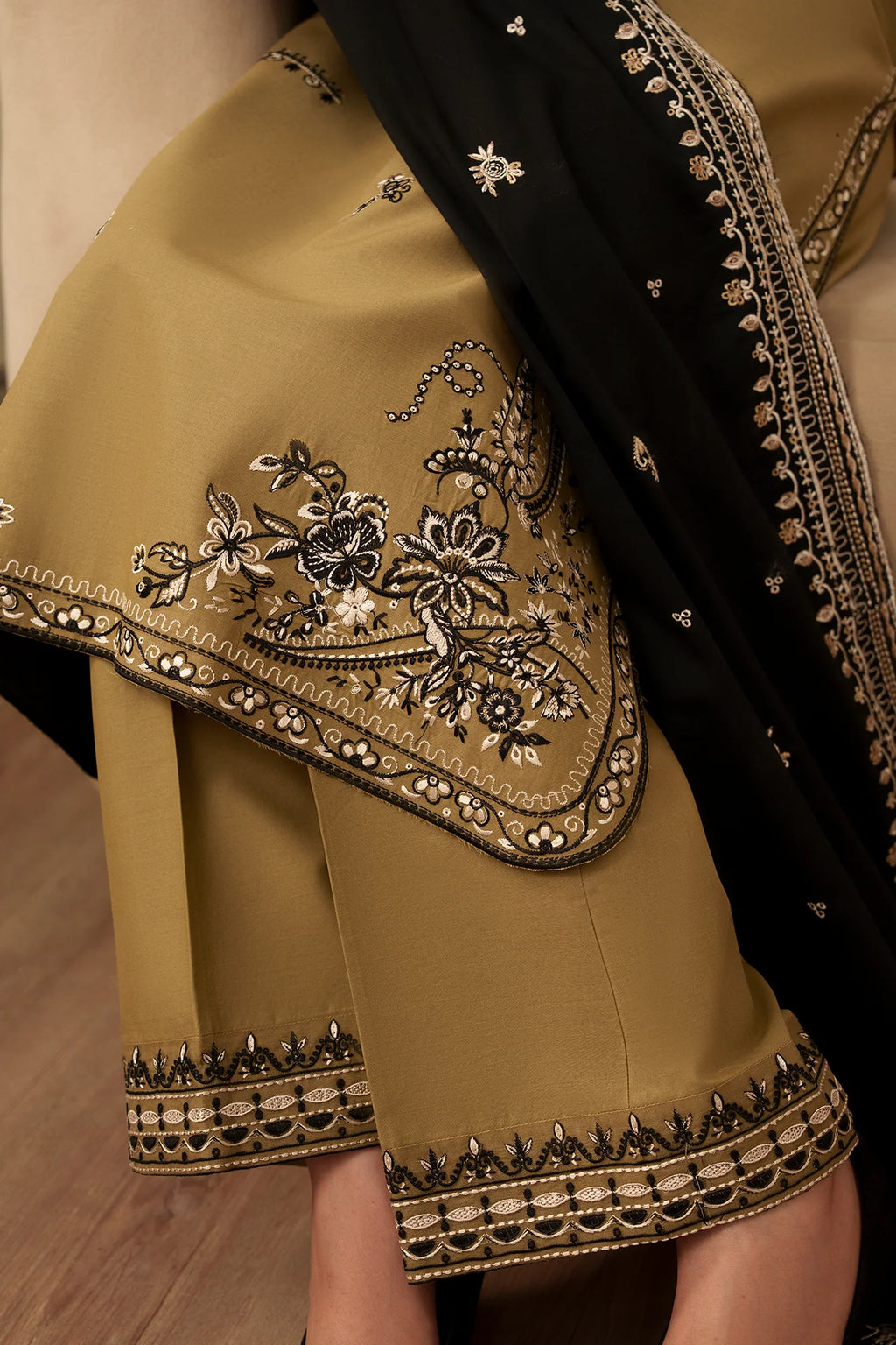 RAJBARI PRET EXCLUSIVE AYLA