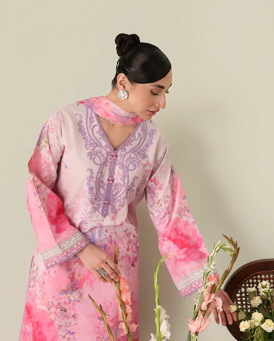 ROHEENAZ ROSETTE PETAL WHISPERS