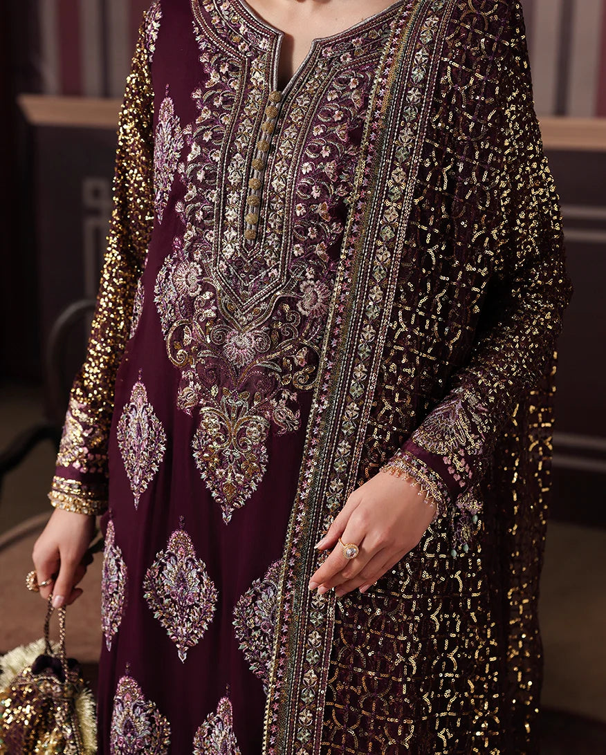 ROHEENAZ ROYALE ETERNEL REGAL CHARM