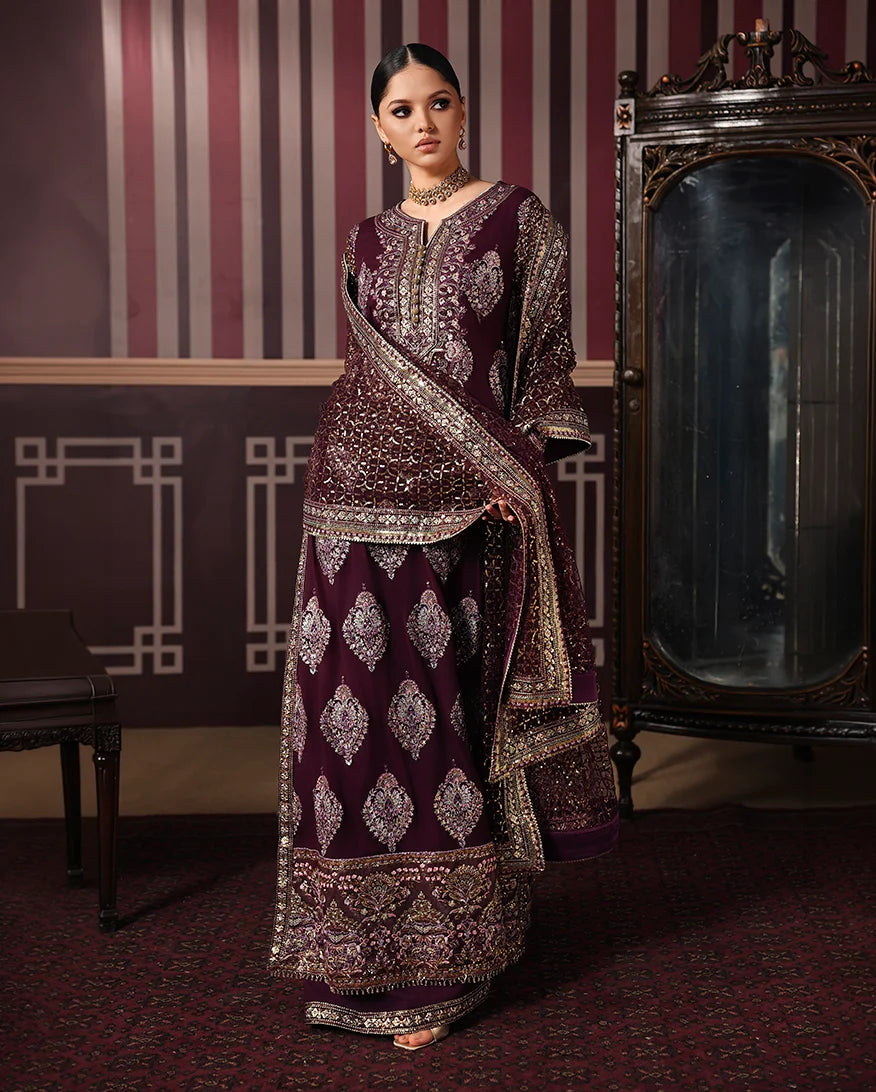 ROHEENAZ ROYALE ETERNEL REGAL CHARM
