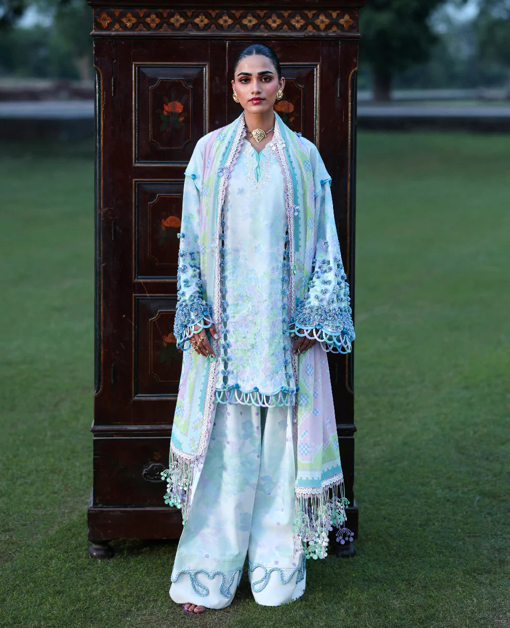 REPUBLIC NEOMA SUMMER ROSHAN