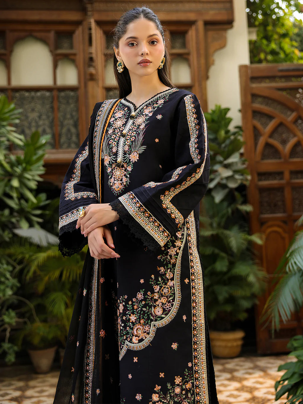 MAHNUR SHANAYA LAWN SH-06