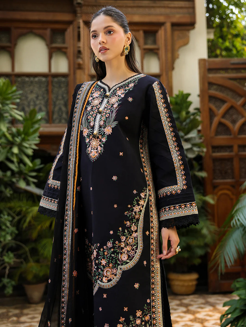 MAHNUR SHANAYA LAWN SH-06