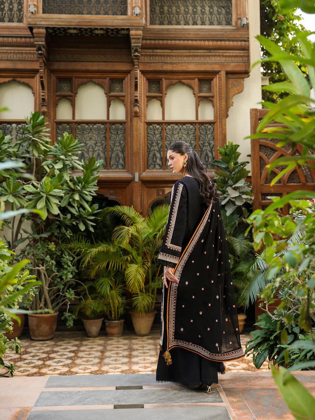 MAHNUR SHANAYA LAWN SH-06