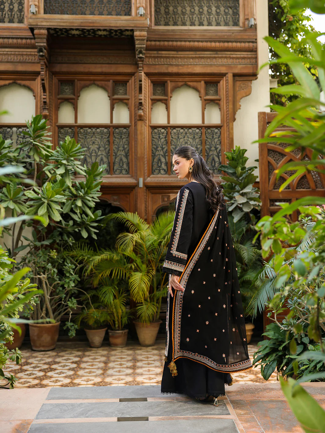 MAHNUR SHANAYA LAWN SH-06