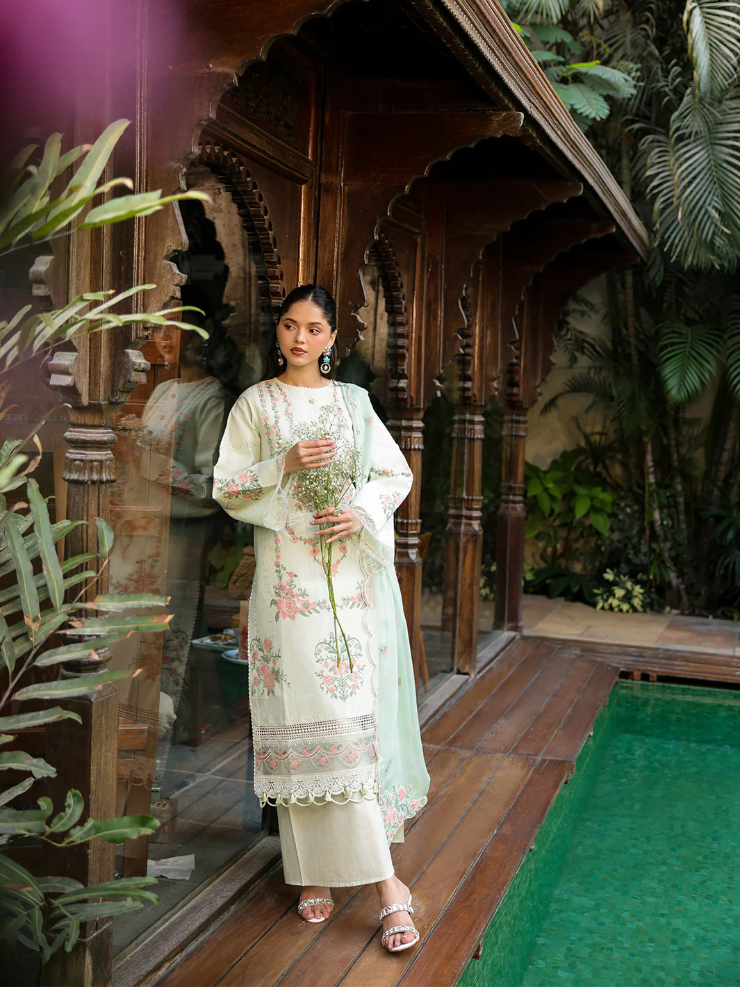 MAHNUR SHANAYA LAWN SH-09