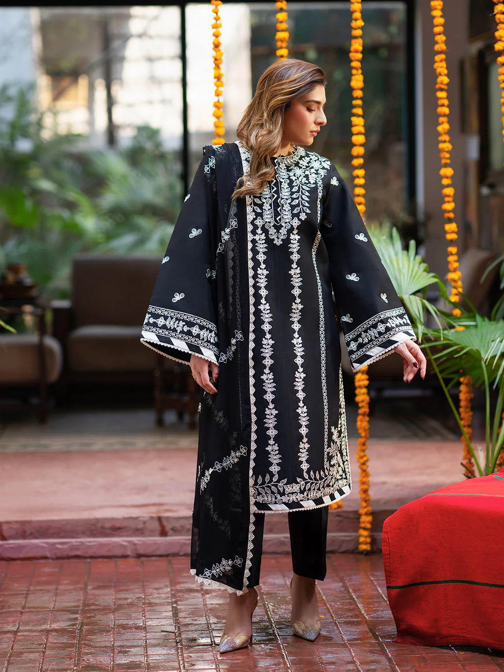 MAHNUR SATRANGI ST-01