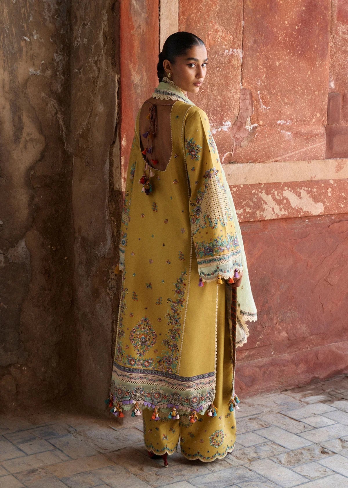 HUSSAIN REHAR ZAN SARI