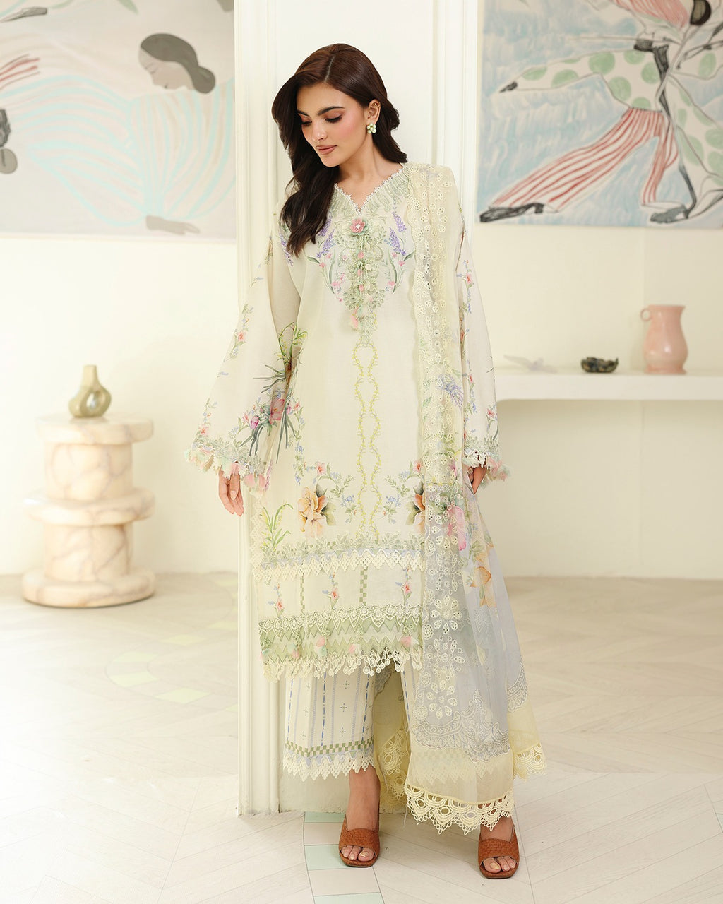 ROHEENAZ PETALS IN PRINI RUNSS260901